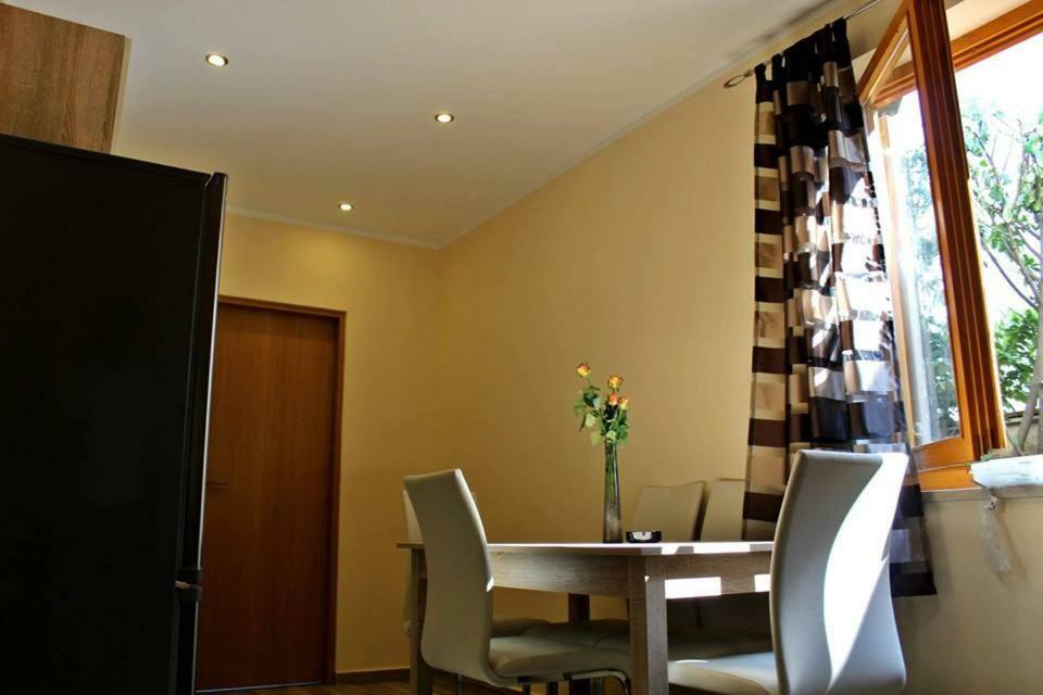 Apartments Klaudija พูลา ภายนอก รูปภาพ