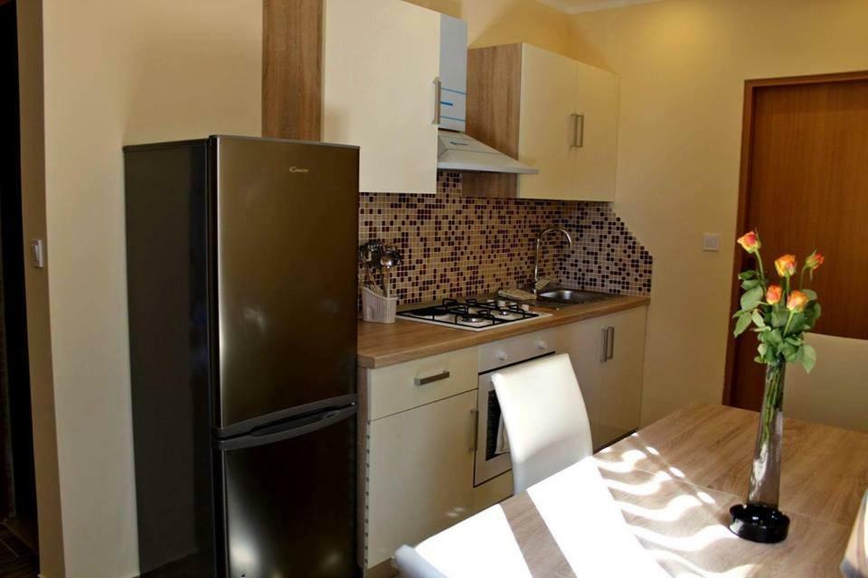 Apartments Klaudija พูลา ภายนอก รูปภาพ