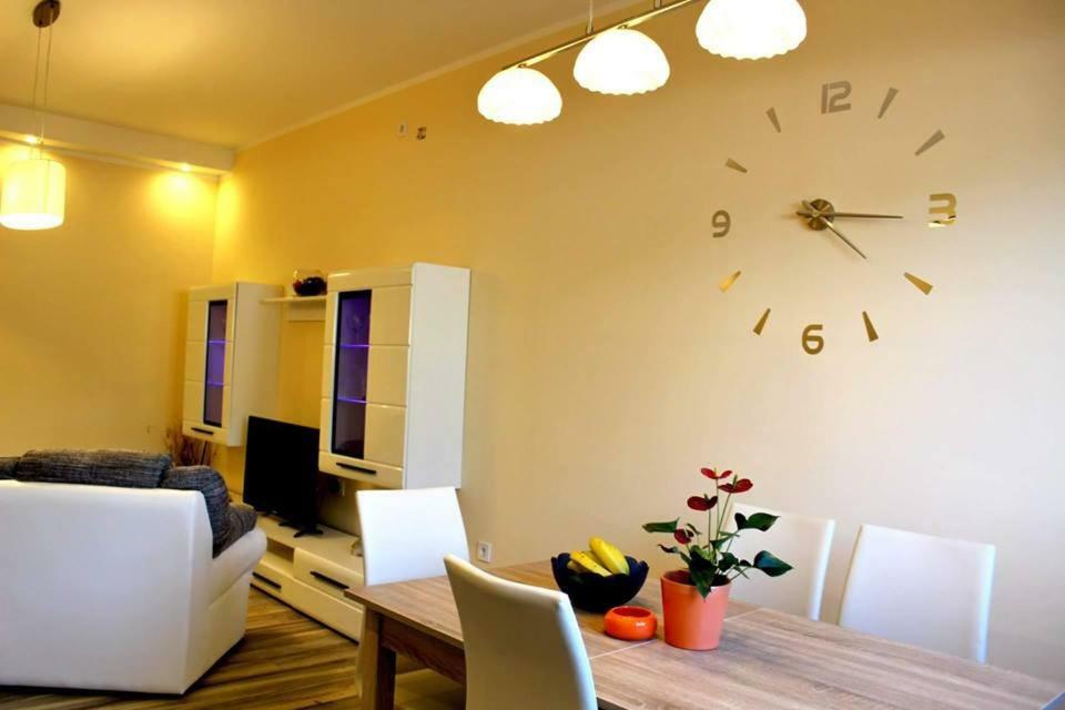 Apartments Klaudija พูลา ภายนอก รูปภาพ
