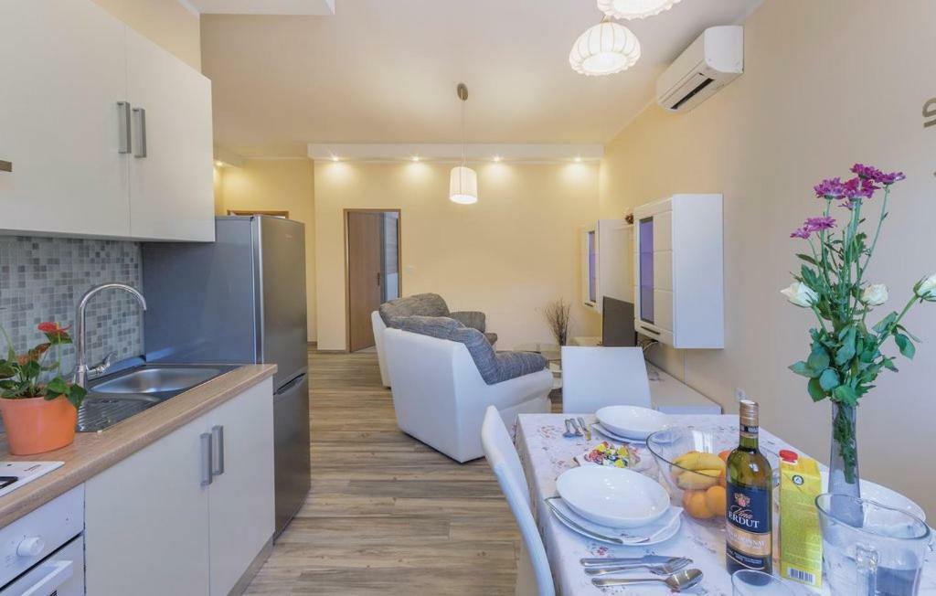 Apartments Klaudija พูลา ภายนอก รูปภาพ