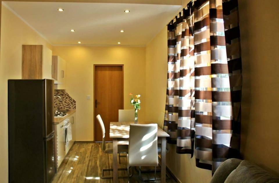 Apartments Klaudija พูลา ภายนอก รูปภาพ