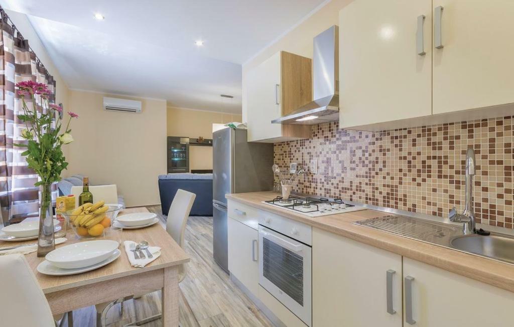 Apartments Klaudija พูลา ภายนอก รูปภาพ