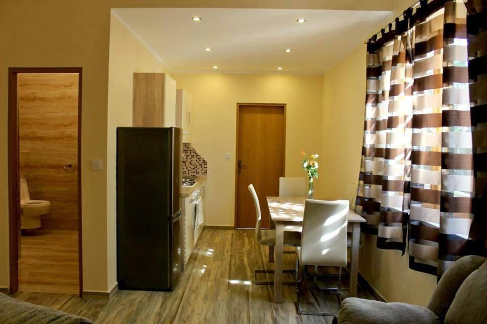 Apartments Klaudija พูลา ภายนอก รูปภาพ