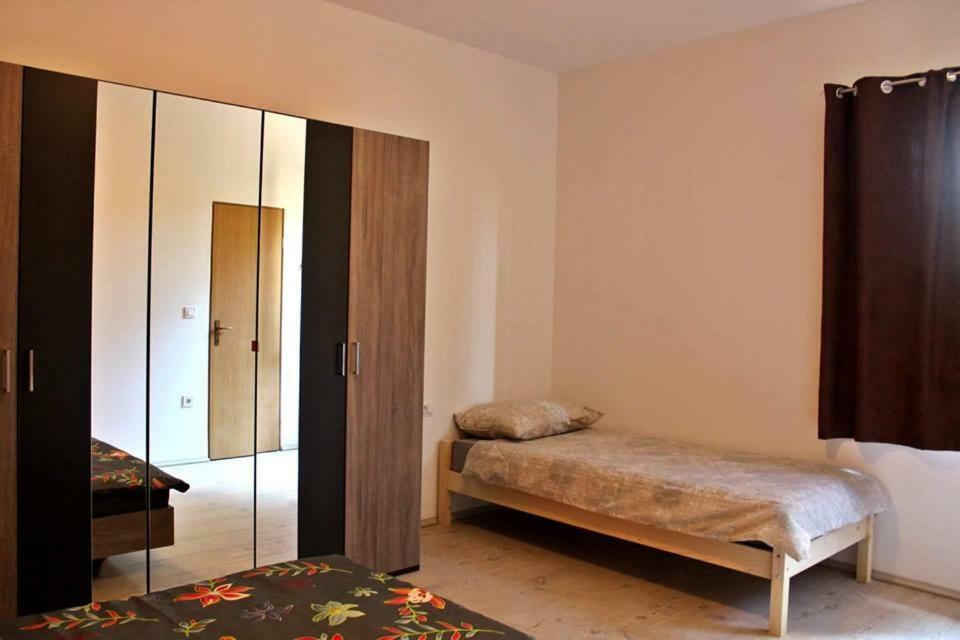 Apartments Klaudija พูลา ภายนอก รูปภาพ